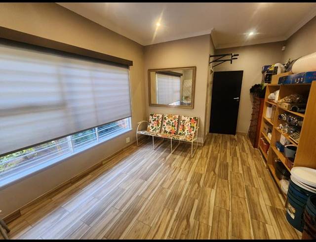 4 BEDROOM HOUSE FOR SALE IN GLENVISTA